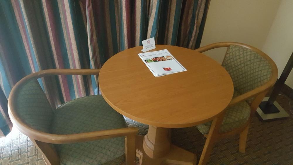 Econo Lodge Tampa near Busch Gardens photo 56