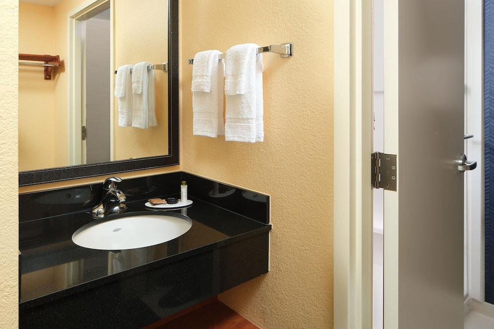 Fairfield Inn by Marriott Raleigh Airport/RTP photo 20