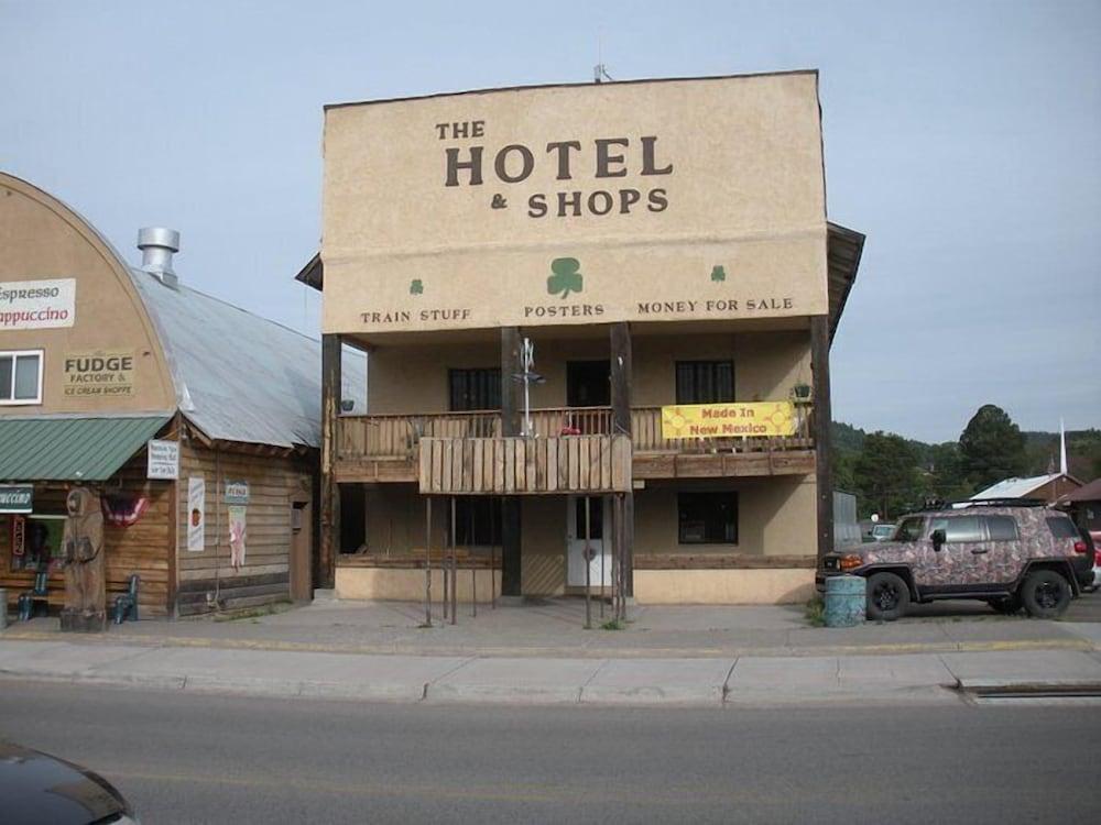 Iron Rail Inn photo 6