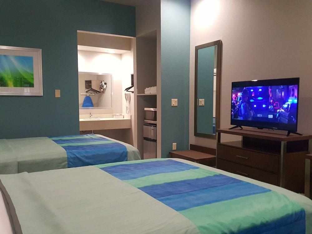 Hotel Blue - Woodlands photo 28