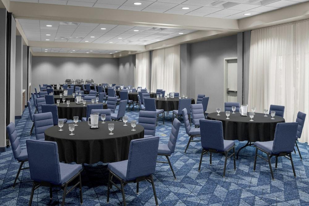 Courtyard by Marriott Sandy photo 39