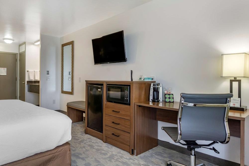 Best Western Plus Lake Front Hotel photo 12