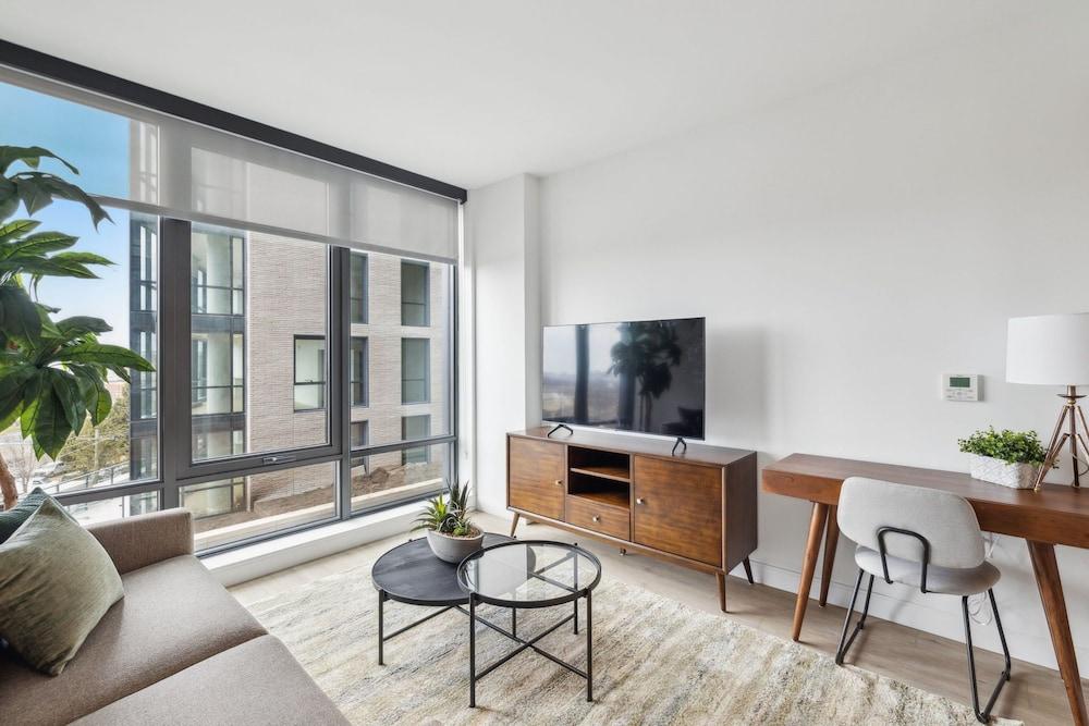 Placemakr Buzzard Point photo 22