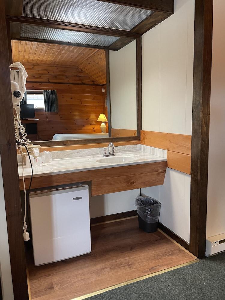 Lake Crest Inn photo 38