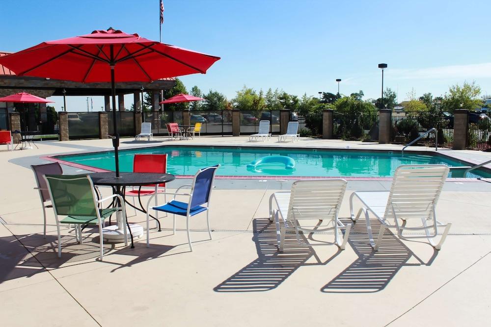 Best Western Plus Lake Front Hotel photo 2