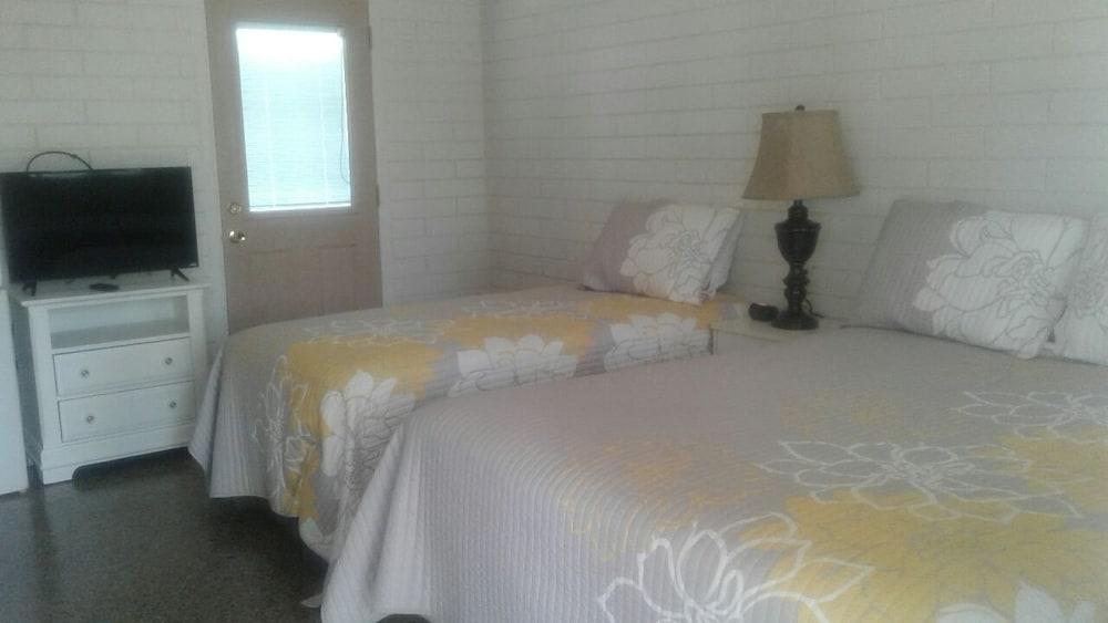 Astor Bridge Marina & Motel photo 30