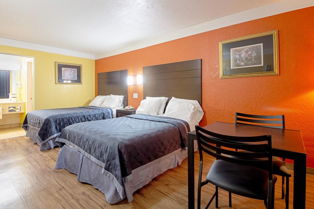 Economy Inn & Suites photo 14