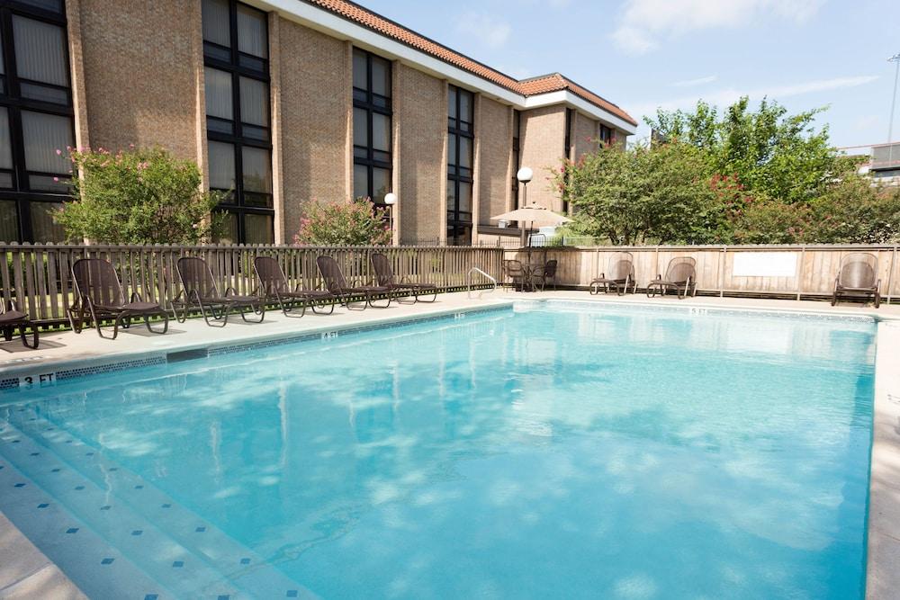Drury Inn & Suites Austin North photo 36
