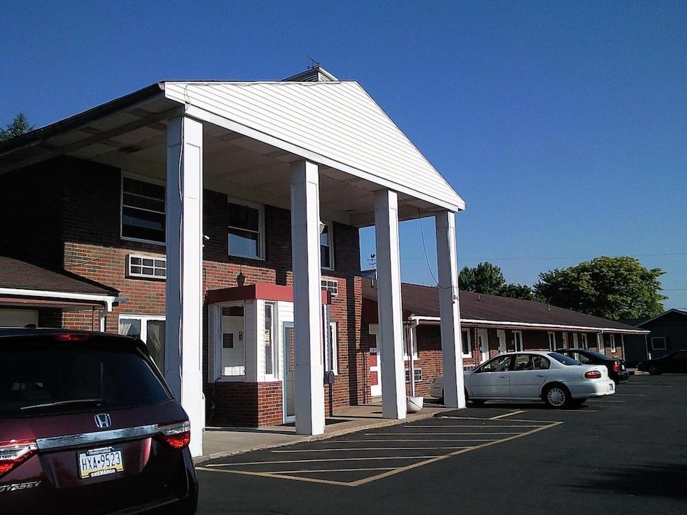 Colonial Inn Motel photo 31