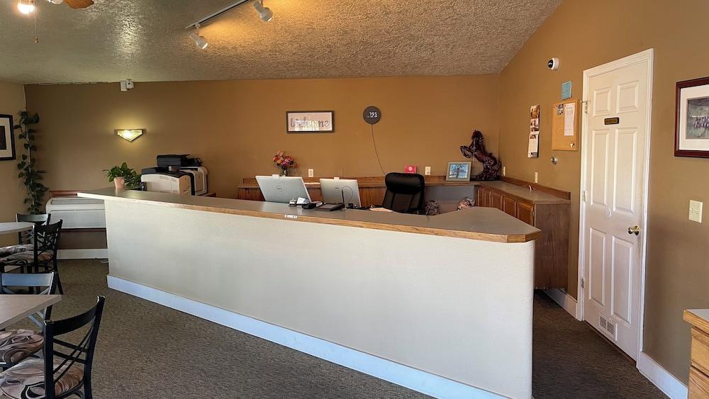 Morgan Inn And Suites photo 2