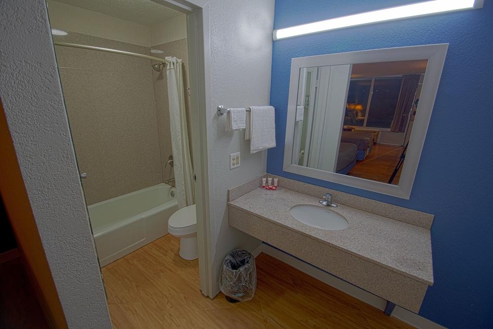 121 Motel photo 29