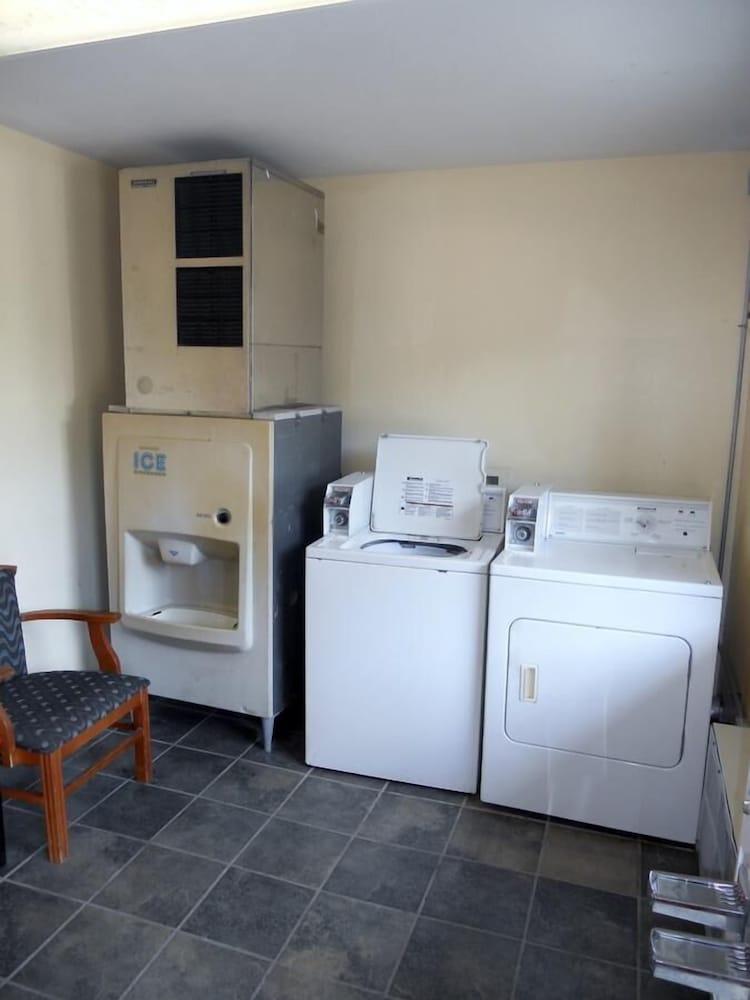 Cypress Inn photo 11