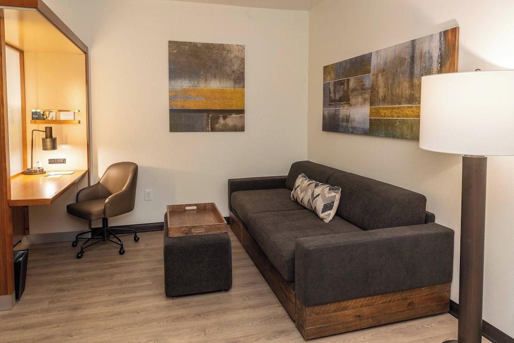 SpringHill Suites Houston Baytown photo 29