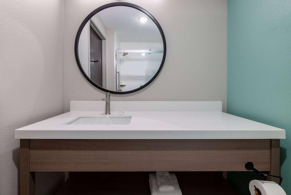 Echo Suites Extended Stay By Wyndham Johnson City Medical Cr photo 24