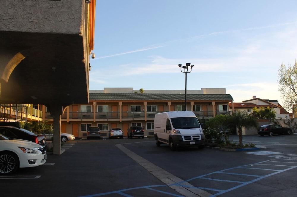 El Rancho Inn Hawthorne photo 13