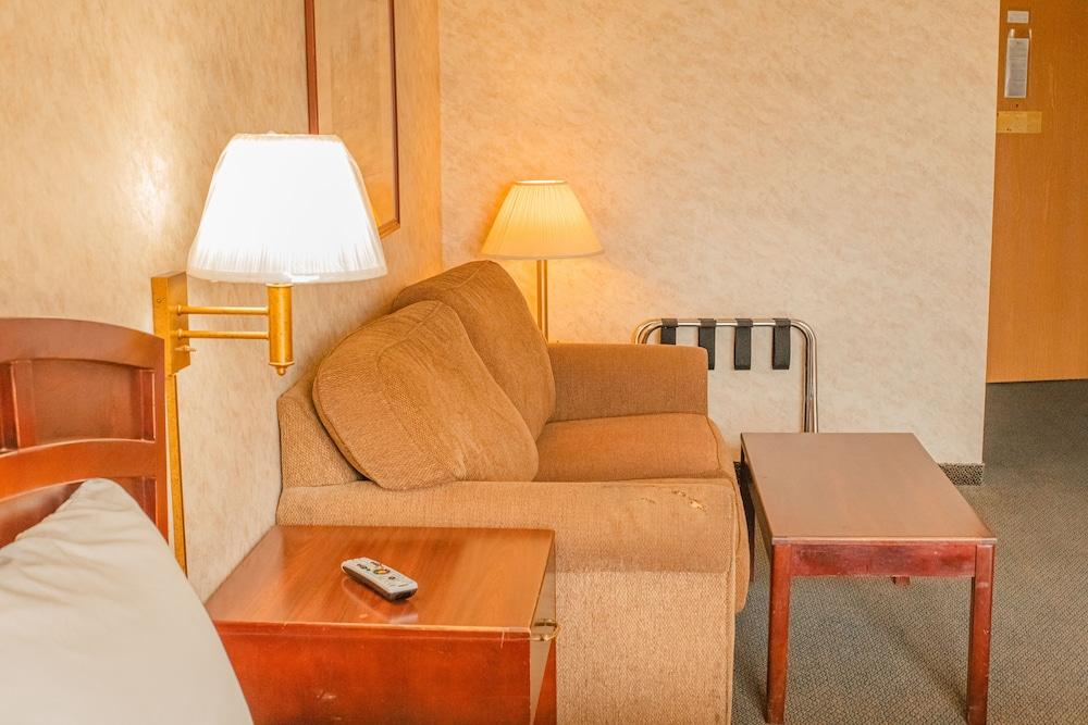 Colfax Inn photo 60