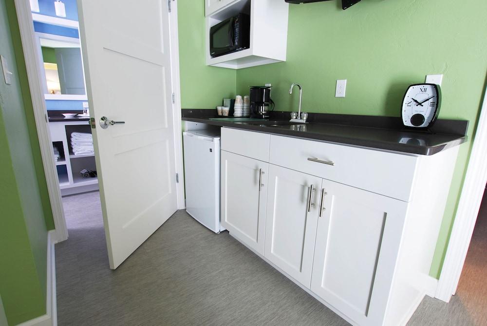 Homestead Suites photo 43