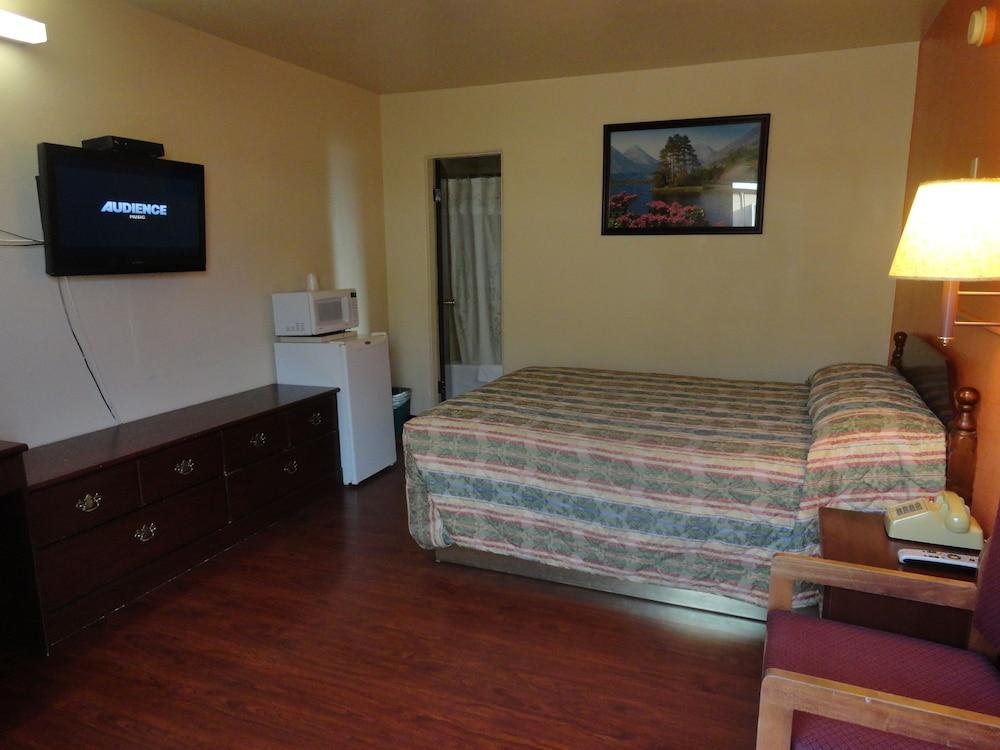 Sunset Motel photo 11