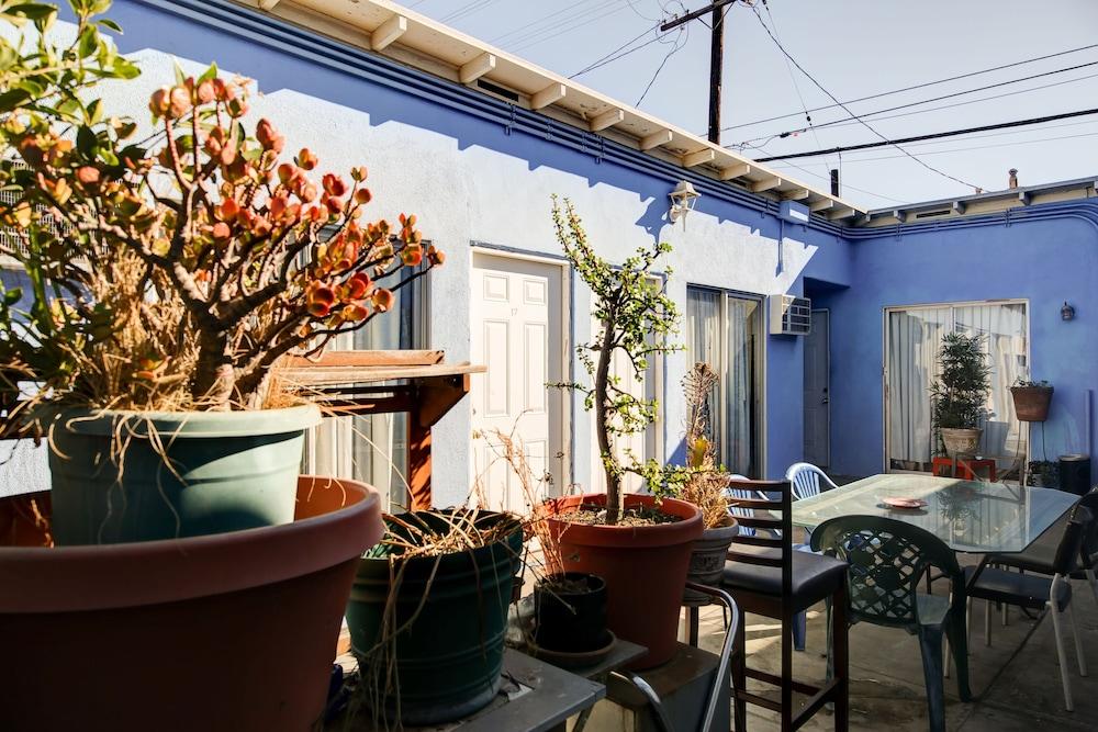 Pavilions Motel photo 15