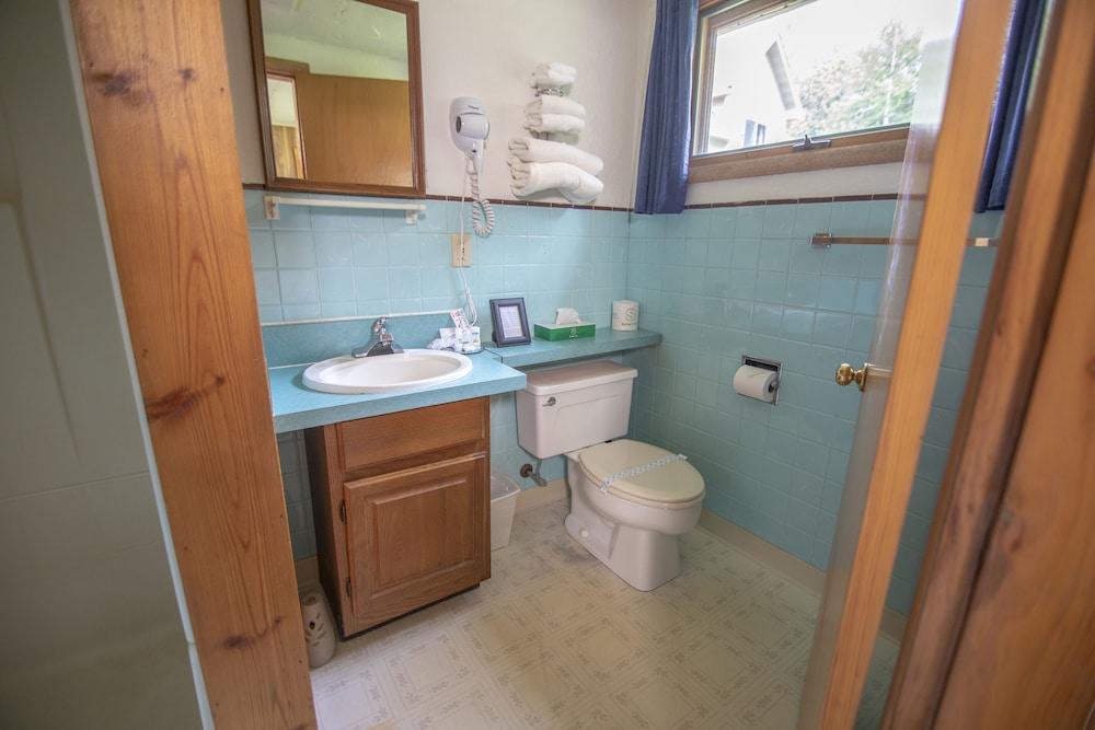 Ridges Inn & Suites photo 33