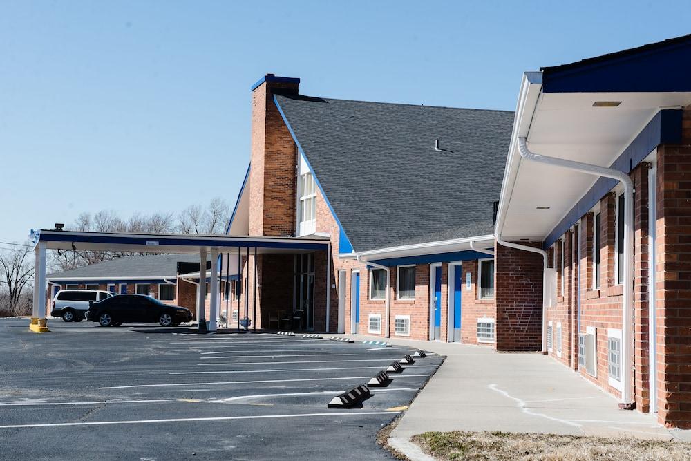 Grand View Plaza Inn & Suites photo 18