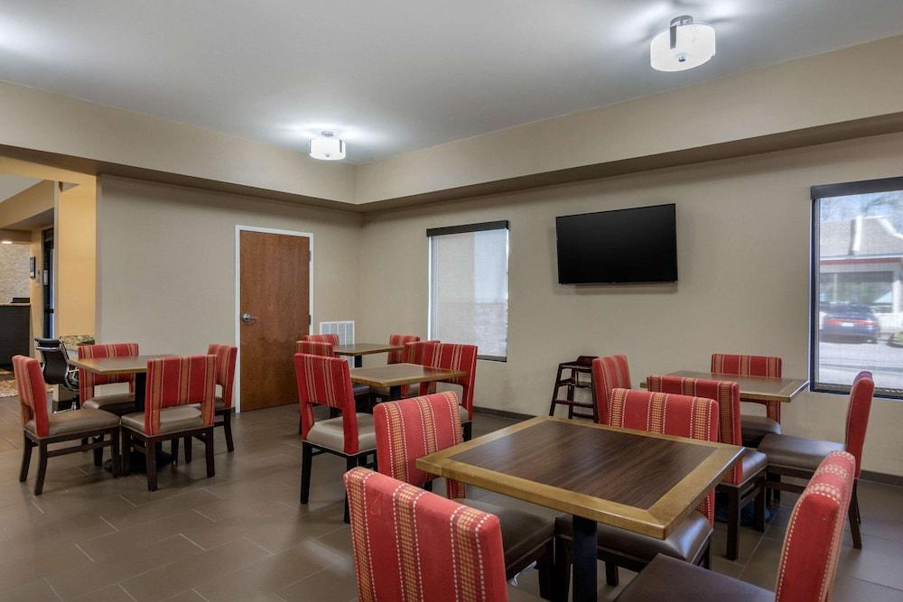 Comfort Inn South Chesterfield - Colonial Heights photo 27