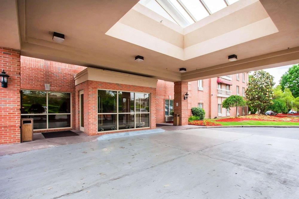 Quality Inn & Suites Germantown North photo 30