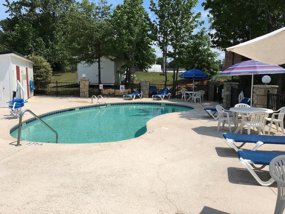Americas Best Value Inn Conyer photo 39