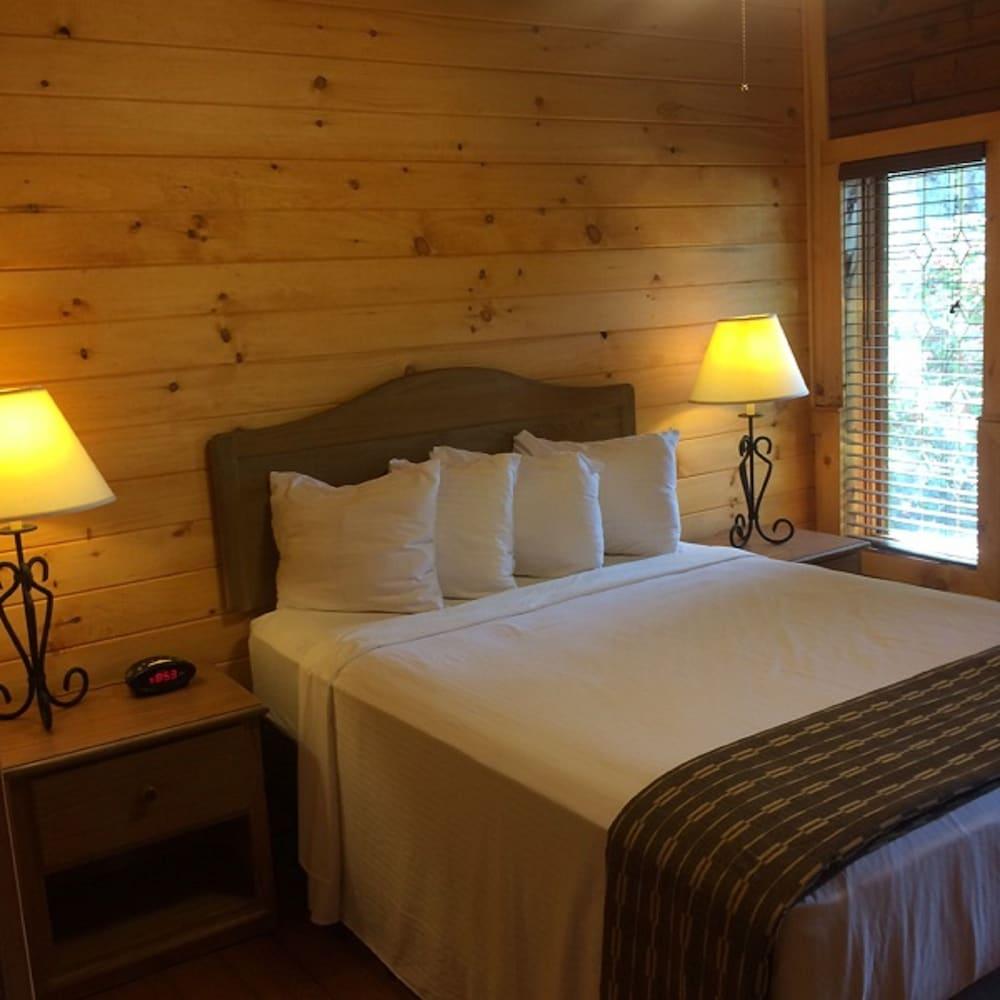 The Smokehouse Lodge and Cabins photo 14