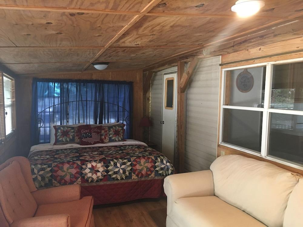Smoky View Cottages & RV Resorts photo 34