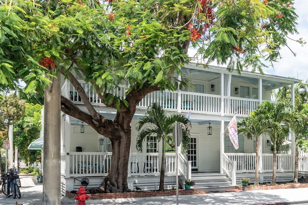 The Porch on Frances Inn photo 39