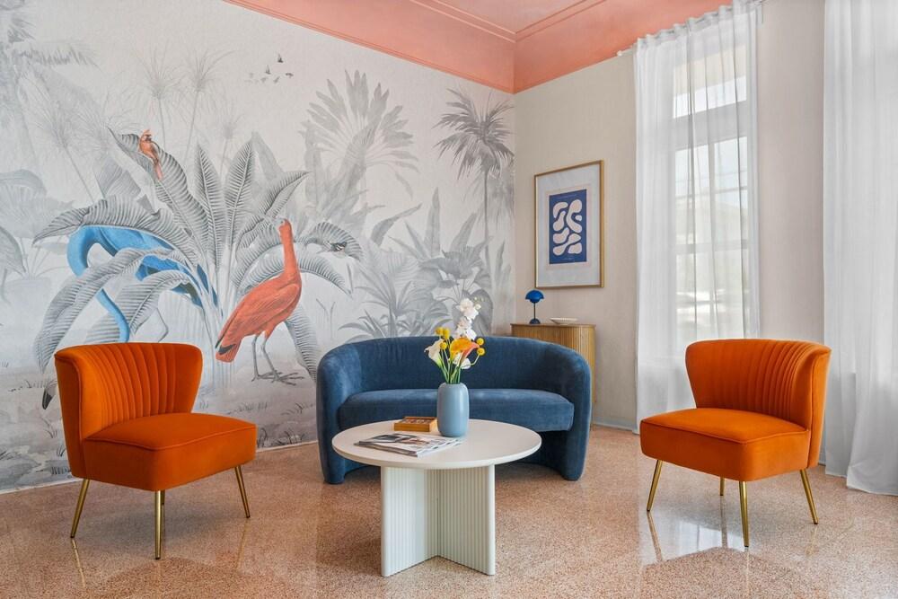 Blue Flamingo Suites photo 17
