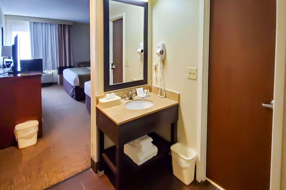 Comfort Inn Oxon Hill - National Harbor photo 12