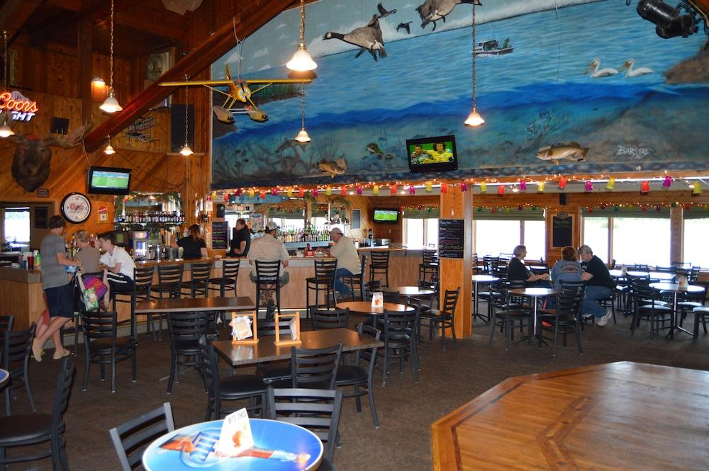 Sportsman's Lodge photo 58