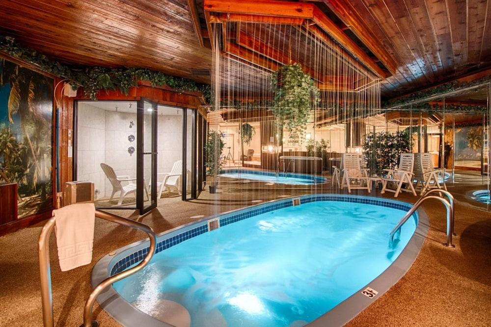 Sybaris Pool Suites Indianapolis photo 40