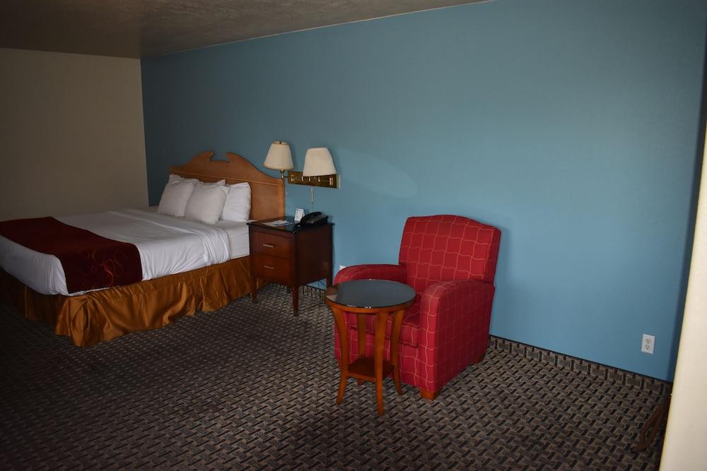 Rodeway Inn photo 8
