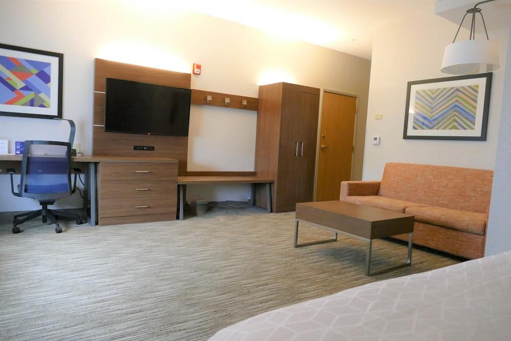 Holiday Inn Express Lebanon by IHG photo 17