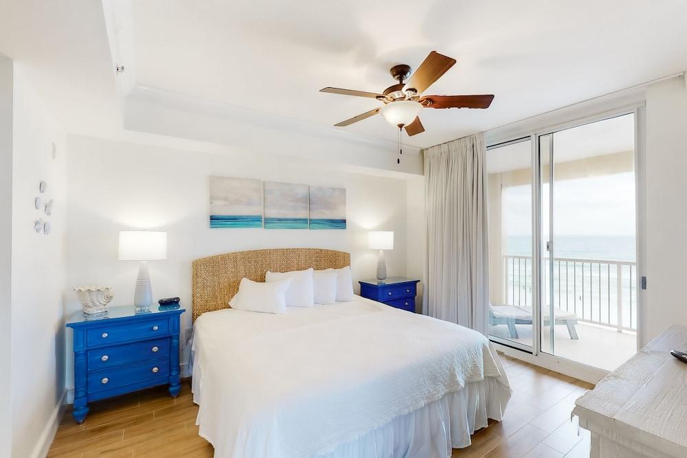 Azure Condominiums photo 7
