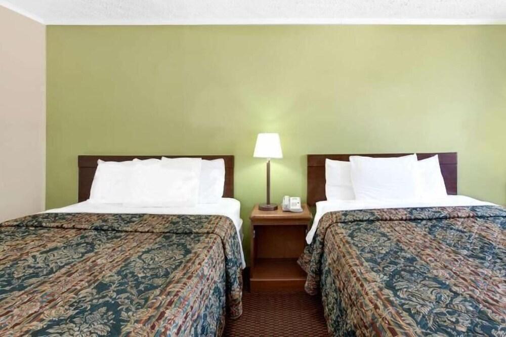 Motel 6 Stafford, TX – SW Houston - Sugarland photo 36