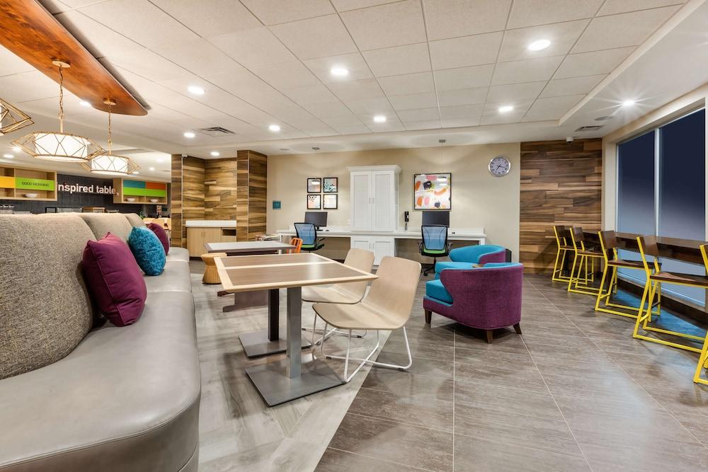 Home2 Suites by Hilton Saginaw, MI photo 2