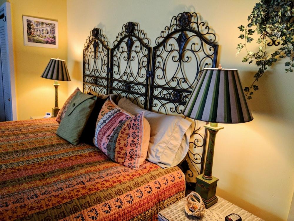 Ann Arbor B&B Inn photo 43