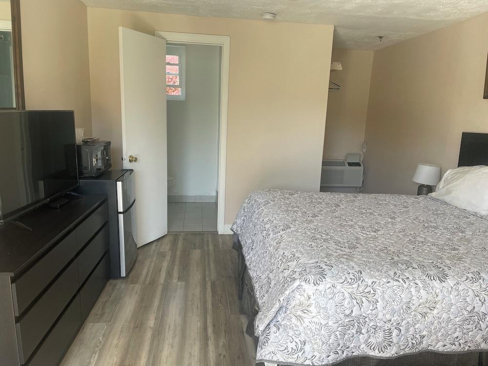 Lamplighter Motel - Clinton, Connecticut photo 2