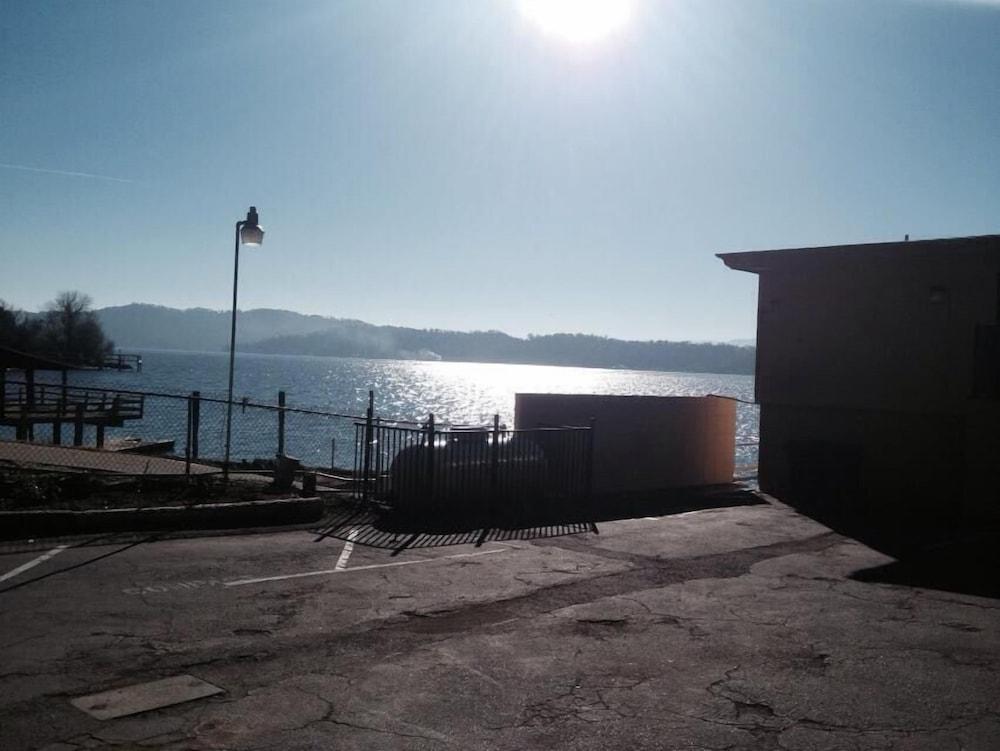 Lake Marina Inn photo 23