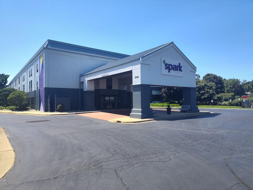 Spark by Hilton Stevensville photo 9