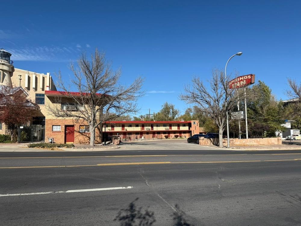 Springs Inn by Capital O I 25 photo 3