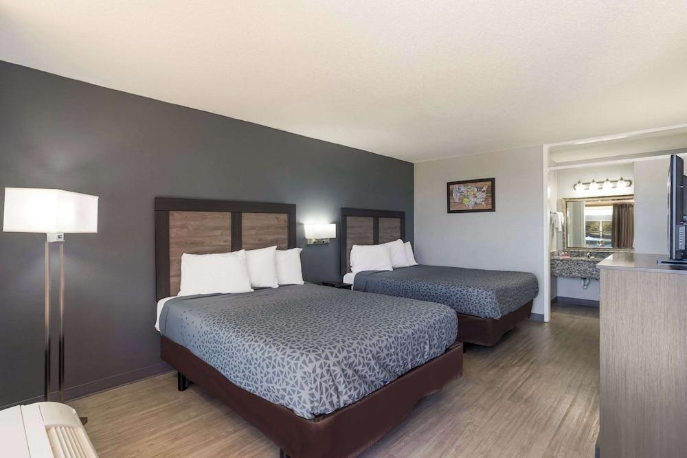 Econo Lodge Cave City photo 16