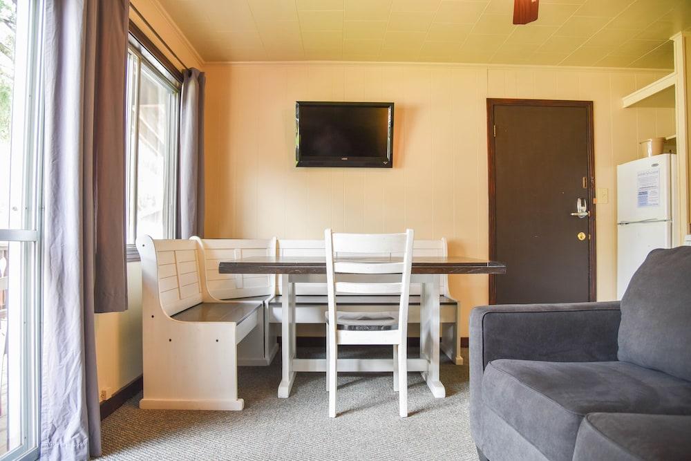 Alpine Lodge photo 74