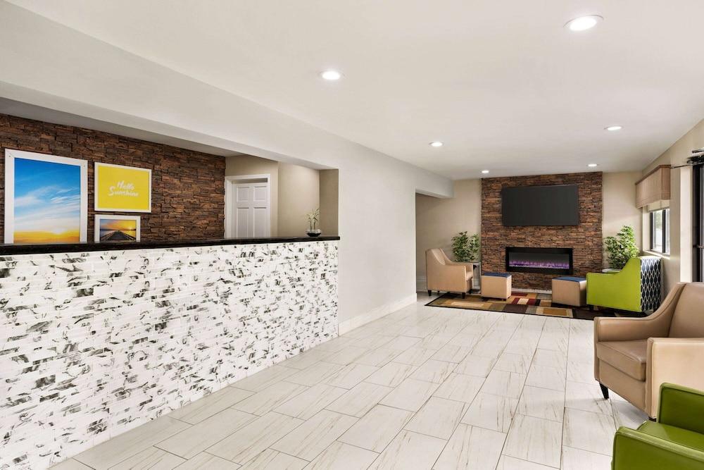 Days Inn by Wyndham Anderson photo 26