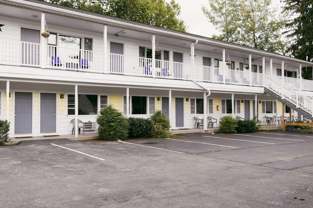 Admiral Motel photo 40