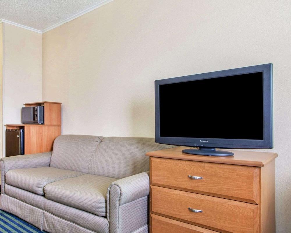 Quality Inn Ottawa near Starved Rock State Park photo 14